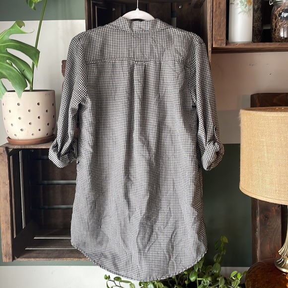 I ❤️ Robson Black & White Button Down - Picture 3 of 3